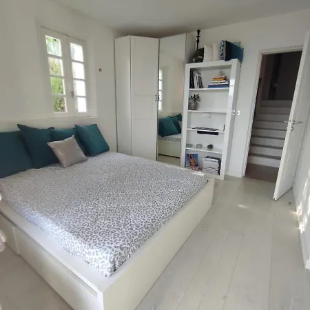 Luxury Modern Provencal Infinity Pool Epic Seaview Near Cannes Festival-ready